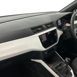 2024 SEAT Arona 1.0 TSI petrol manual - Image 2