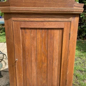 Corner cupboard