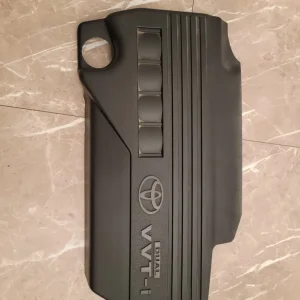 2009 toyota auris original engine cover like new