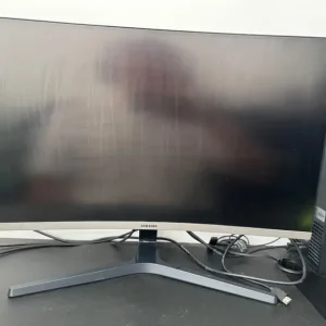 Samsung 32” curved monitor - Image 2