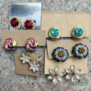 18 PAIRS OF CLIP-ON EARRINGS - Image 3