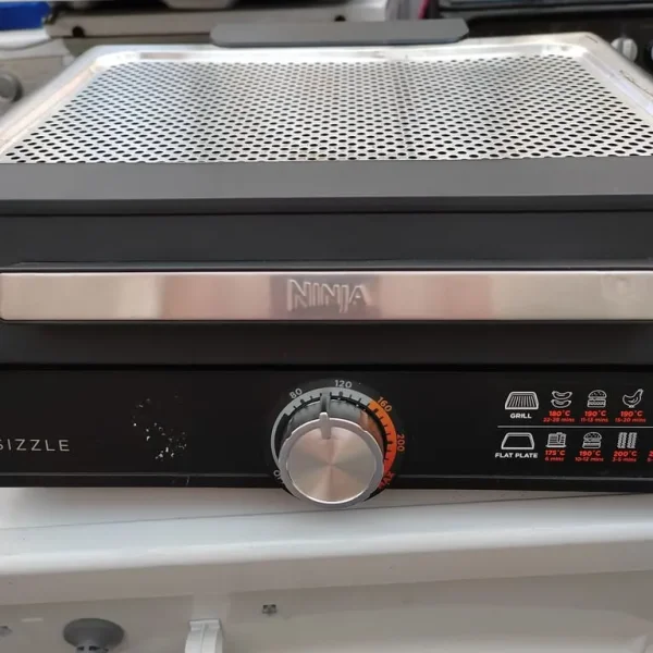 Ninja Sizzle low smoke indoor grill & flat plate