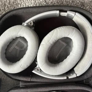 Bose Quietcomfort 35 11 Wireless Headphones - Image 7
