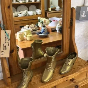 Pine dressing table mirror with 2 drawers