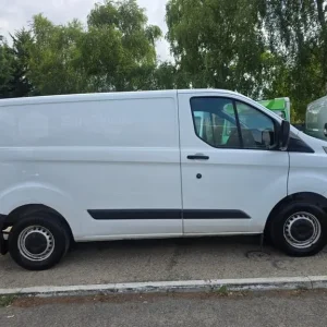2019 Ford Transit Custom 2.0 EcoBlue L1 SWB Panel Van - Image 4