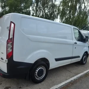 2019 Ford Transit Custom 2.0 EcoBlue L1 SWB Panel Van - Image 7