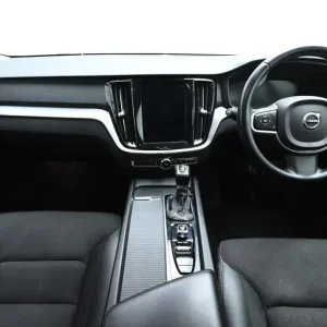 2019 Volvo V60 2.0 D3 Momentum Estate 5dr Diesel Auto Euro 6 - Image 2