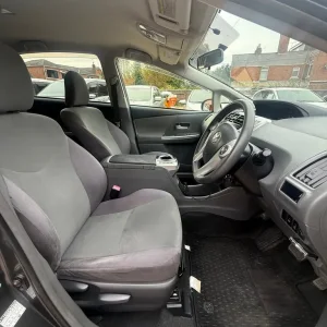 2012 Toyota Prius Plus 5-seater automatic - Image 7