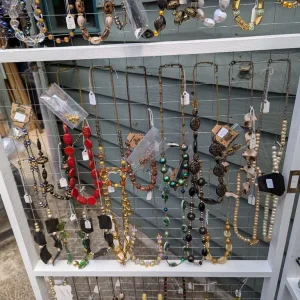 115 assorted necklaces - Image 4
