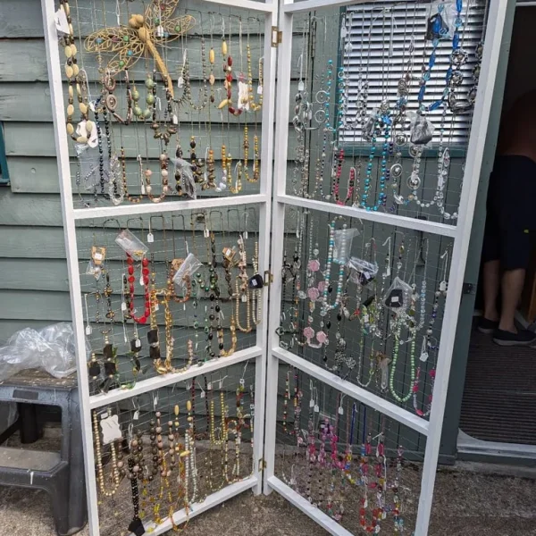 115 assorted necklaces