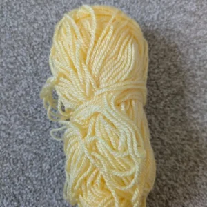 Yello yarn & cream yarn - Image 4