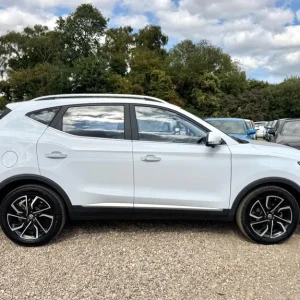 MG ZS 1.0 T-GDI Exclusive Auto Euro 6 2022 - Image 3