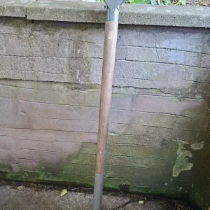 Garden tools and buckets - Image 8