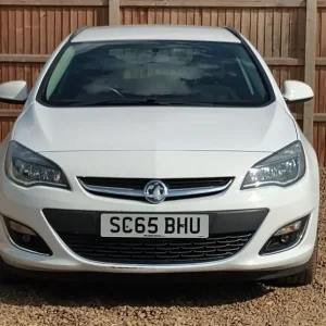2015 Vauxhall Astra 1.6 CDTi EcoFLEX SRi Sports Tourer - Image 8