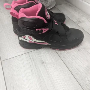 Ladies/girls pink and black Jordan 8 trainers - Size uk 5 - Image 2