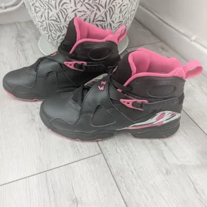 Ladies/girls pink and black Jordan 8 trainers - Size uk 5 - Image 3