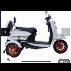 2-year-old electric scooter - Image 2