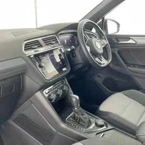 2019 Volkswagen Tiguan R-Line Tech - Image 2