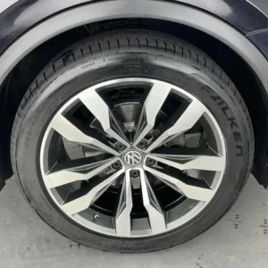 2019 Volkswagen Tiguan R-Line Tech - Image 5
