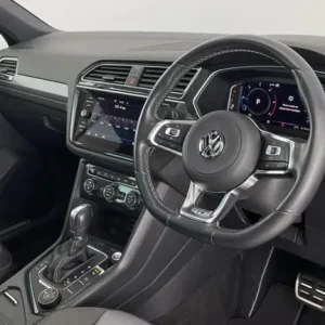 2019 Volkswagen Tiguan R-Line Tech - Image 6