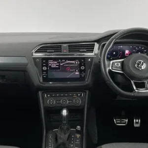 2019 Volkswagen Tiguan R-Line Tech - Image 8