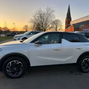 2019 DS 3 BlueHDI Prestige S/S Hatchback Diesel Manual - Image 2