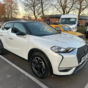 2019 DS 3 BlueHDI Prestige S/S Hatchback Diesel Manual - Image 5