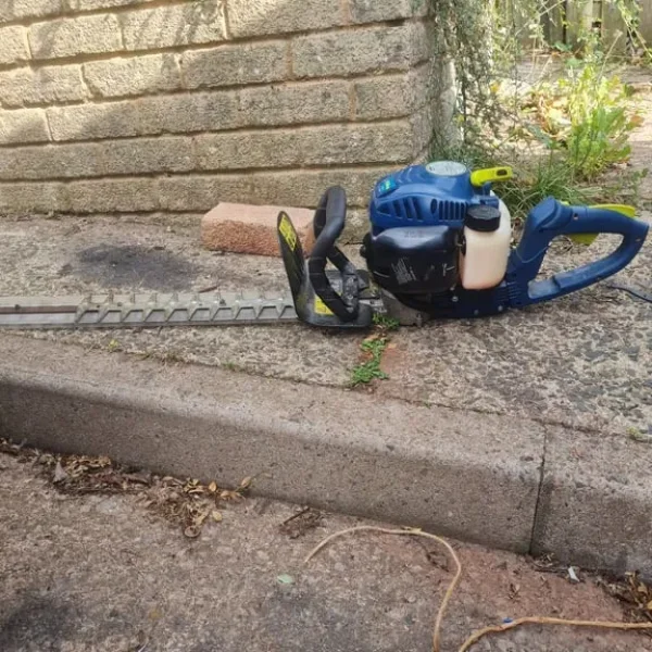 Hedge trimmer