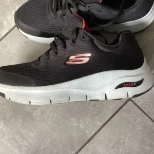 Black Sketchers Arch Fit Trainers - Image 2