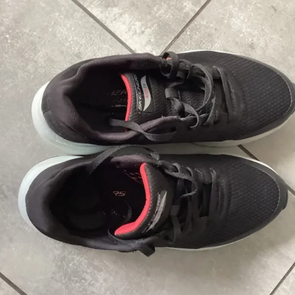 Black Sketchers Arch Fit Trainers