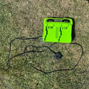 Greenworks 48V Self-Propelled Cordless Lawnmower - Image 8