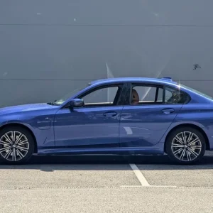 2021 BMW 3 Series 330e Hybrid 12kWh M Sport 4dr Saloon - Image 4