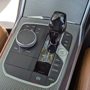 2021 BMW 3 Series 330e Hybrid 12kWh M Sport 4dr Saloon - Image 8