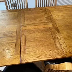 Solid oak extending dining table and 4 chairs - Image 6