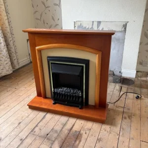 Electric fireplace with mantle