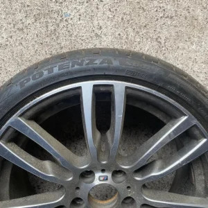 BMW wheel and tyre - Image 3