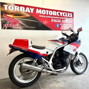 Honda CBR400F Formula 3 Replica - Image 3