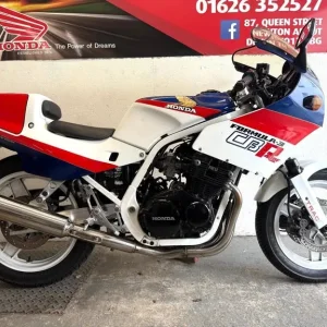Honda CBR400F Formula 3 Replica - Image 7