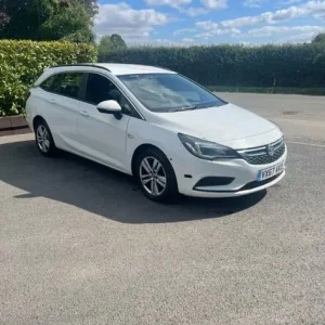 Vauxhall Astra CDTI Estate 2017 1.6L 5-door - Image 2