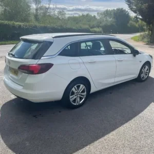 Vauxhall Astra CDTI Estate 2017 1.6L 5-door - Image 3