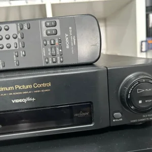Sony SLV-E25 Video recorder VHS VCR with remote - Image 3