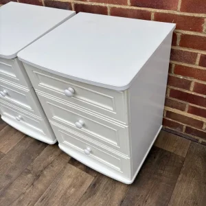 Two White Bedside Chests - Image 2