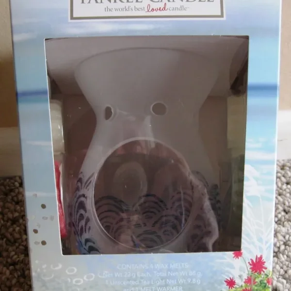 Yankee Candle Limited Edition glass wave melt warmer with 4 melts