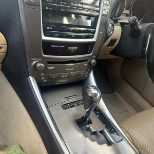 Lexus IS 250 2005 4-door saloon - Image 6