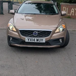 Volvo V40 2014 1.6 Diesel 5-door hatchback - Image 2