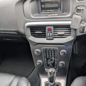 Volvo V40 2014 1.6 Diesel 5-door hatchback - Image 3