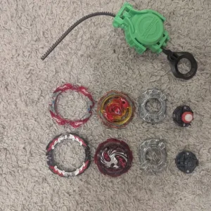 2 beyblades - Image 2