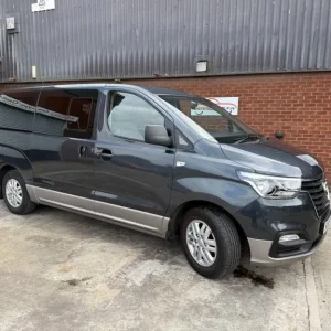 2019 Hyundai i800 2.5 CRDi SE MPV 5-door Diesel Manual - Image 2