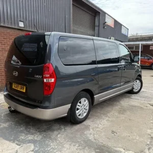2019 Hyundai i800 2.5 CRDi SE MPV 5-door Diesel Manual - Image 4