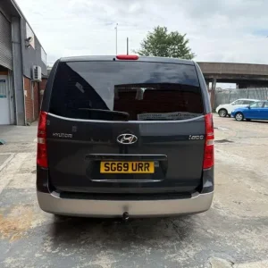 2019 Hyundai i800 2.5 CRDi SE MPV 5-door Diesel Manual - Image 6